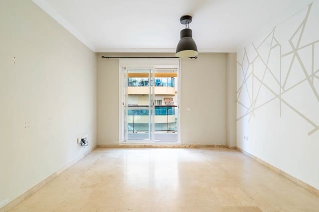 2 slaapkamer Appartement te koop in Centro, Estepona met garage - € 370.000 (Ref: 9508426)