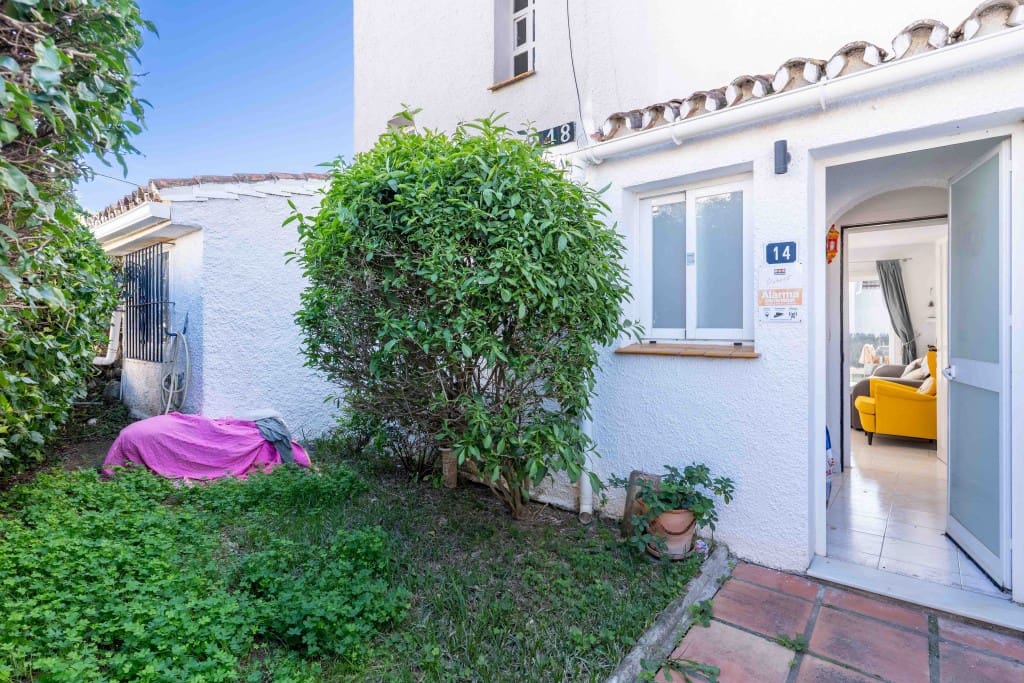 3 bedroom Townhouse for sale in Mijas Costa with pool - € 435,000 (Ref: 9518476)