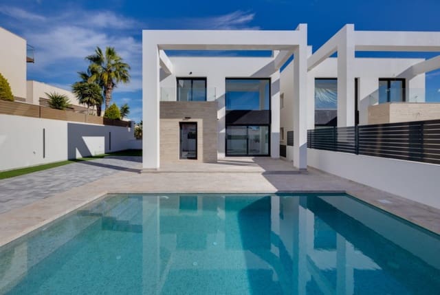 4 makuuhuone Huvila myytävänä paikassa Aguas Nuevas, Torrevieja mukana uima-altaan - 750 000 € (Ref: 9518478)