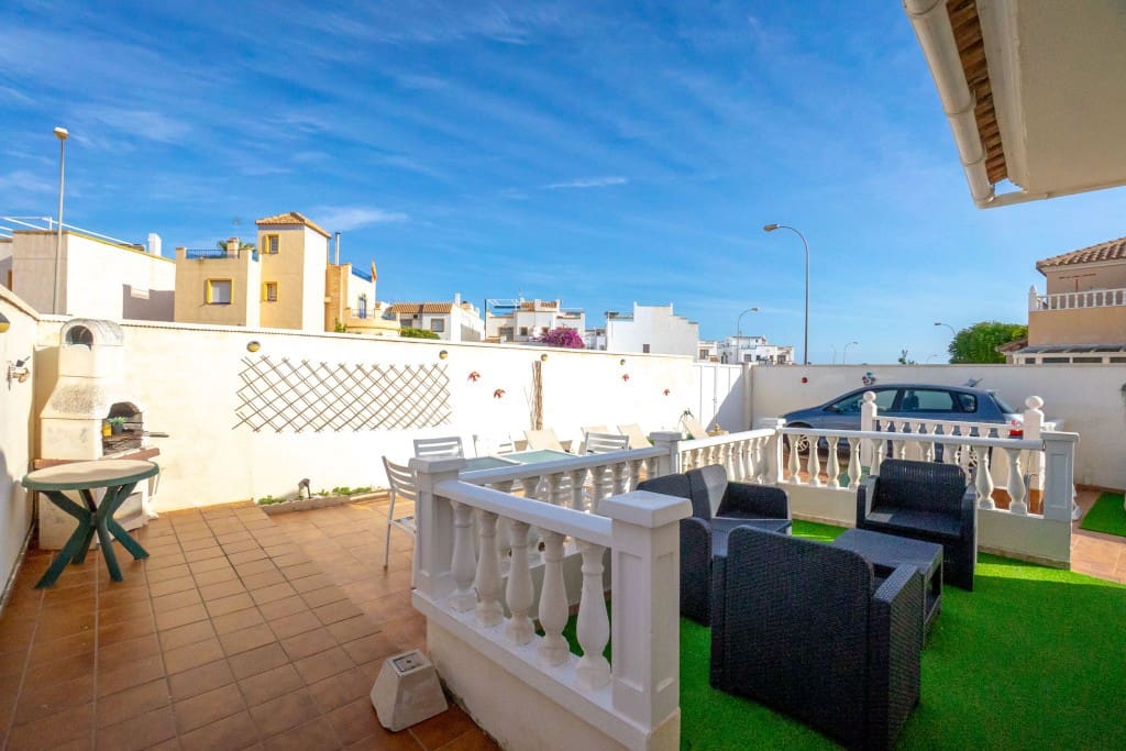 3 chambre Maison de Ville à vendre à Playa Flamenca avec piscine - 249 000 € (Ref: 9518481)