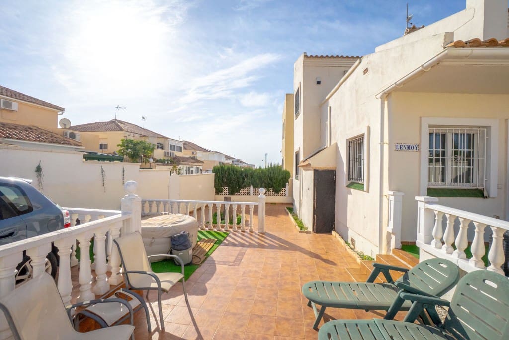 3 chambre Maison de Ville à vendre à Playa Flamenca avec piscine - 249 000 € (Ref: 9518481)