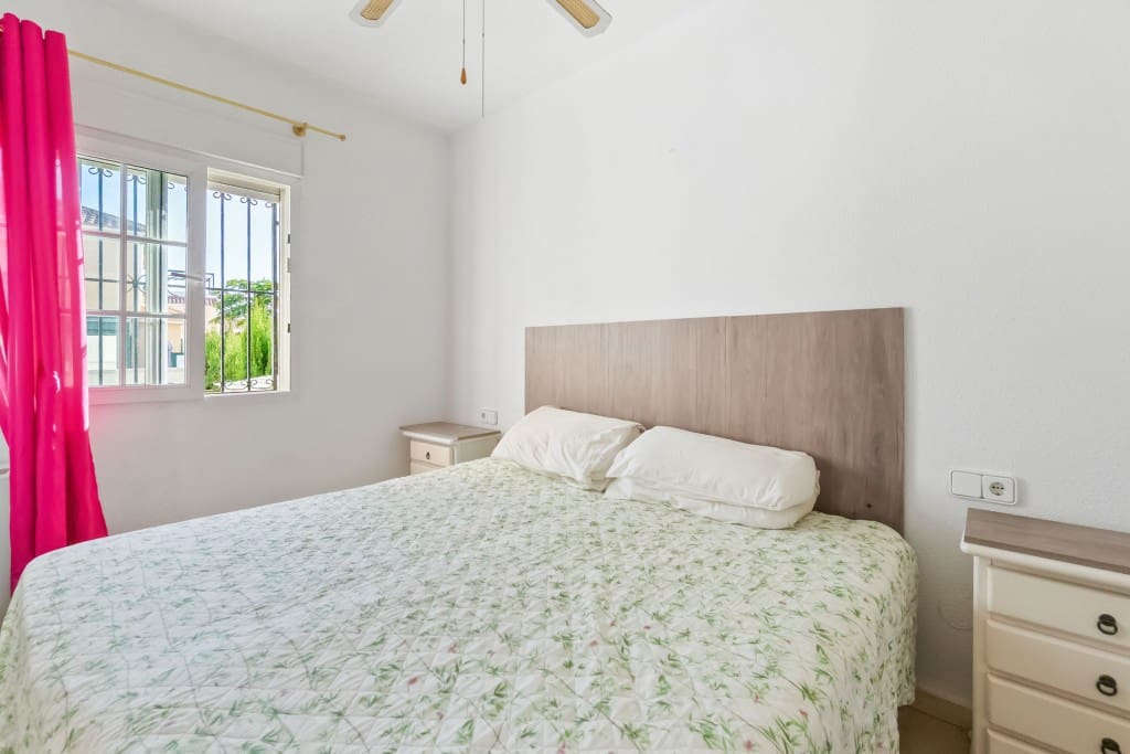 3 chambre Maison de Ville à vendre à Playa Flamenca avec piscine - 249 000 € (Ref: 9518481)