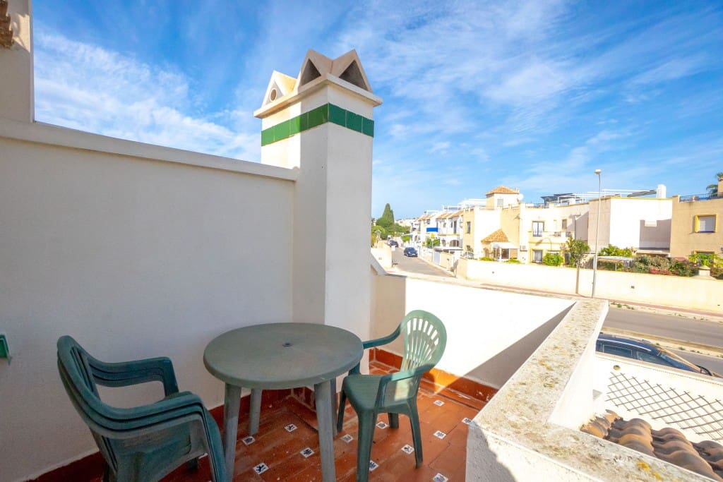 3 chambre Maison de Ville à vendre à Playa Flamenca avec piscine - 249 000 € (Ref: 9518481)