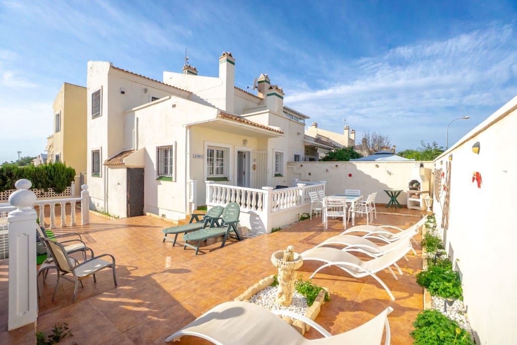 3 chambre Maison de Ville à vendre à Playa Flamenca avec piscine - 249 000 € (Ref: 9518481)