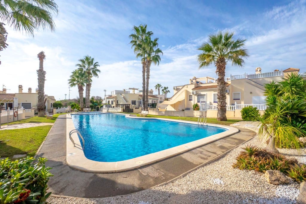 3 chambre Maison de Ville à vendre à Playa Flamenca avec piscine - 249 000 € (Ref: 9518481)