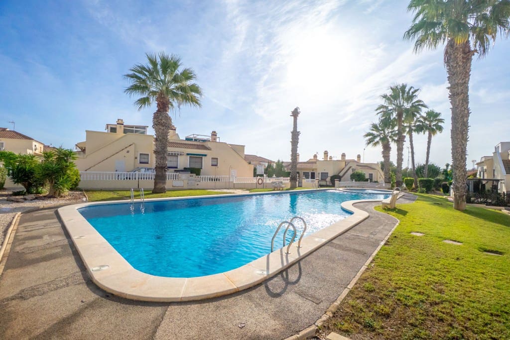 3 chambre Maison de Ville à vendre à Playa Flamenca avec piscine - 249 000 € (Ref: 9518481)