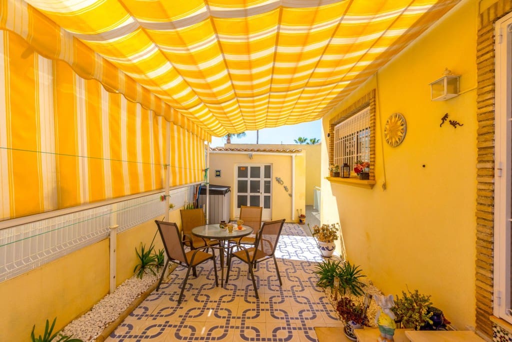 3 sovrum Villa till salu i Playa Flamenca med pool garage - 365 000 € (Ref: 9518482)