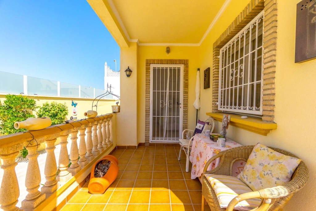 3 sovrum Villa till salu i Playa Flamenca med pool garage - 365 000 € (Ref: 9518482)