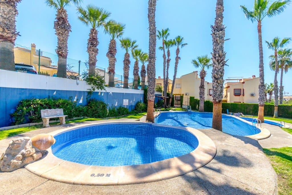 3 sovrum Villa till salu i Playa Flamenca med pool garage - 365 000 € (Ref: 9518482)