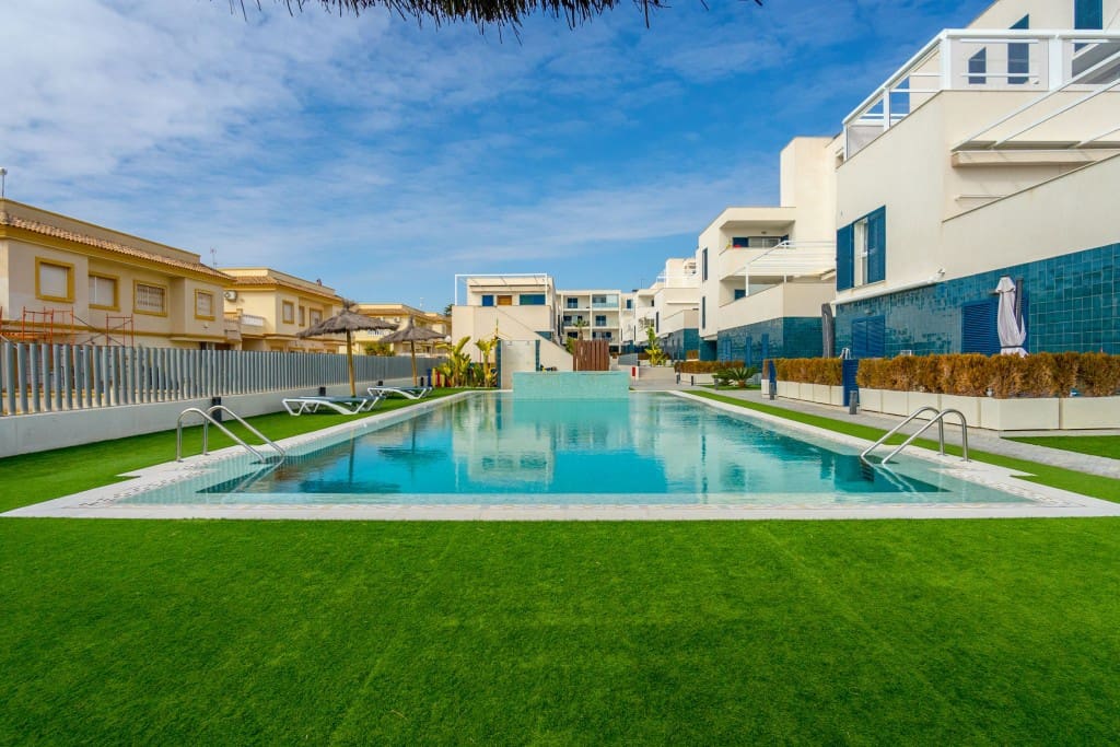 2 bedroom Apartment for sale in Playa Flamenca with pool - € 269,000 (Ref: 9518483)