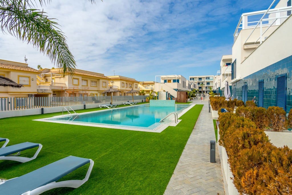 2 bedroom Apartment for sale in Playa Flamenca with pool - € 269,000 (Ref: 9518483)