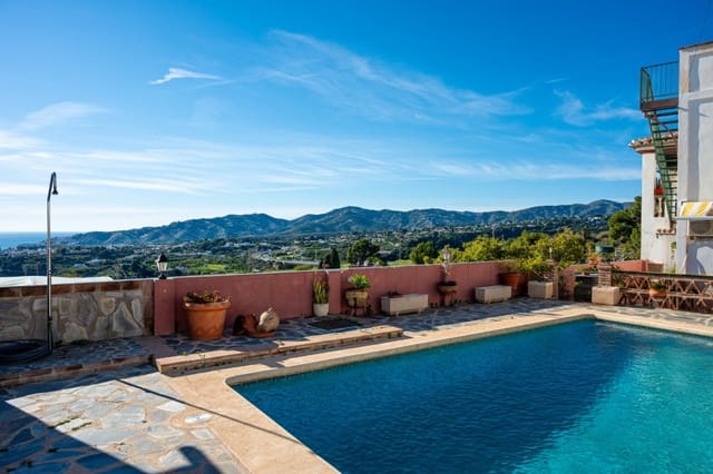 6 slaapkamer Villa te koop in Nerja met zwembad - € 1.100.000 (Ref: 9526180)