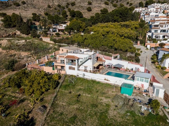 6 slaapkamer Villa te koop in Nerja met zwembad - € 1.100.000 (Ref: 9526180)