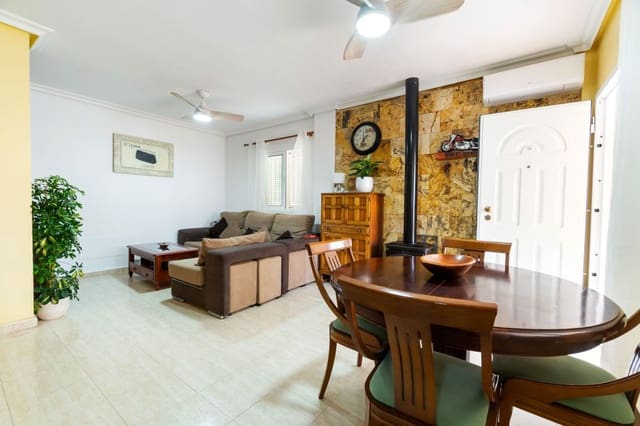 2 soverom Hus til salgs i Playa Flamenca, Orihuela med svømmebasseng garasje - € 260 000 (Ref: 9529488)