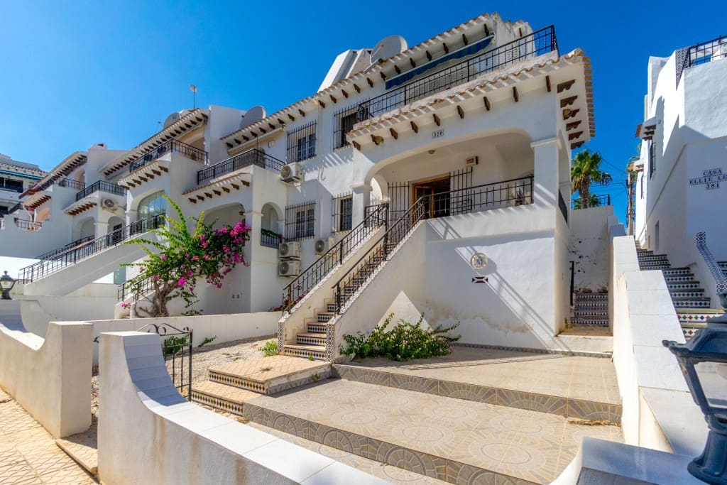 3 Zimmer Haus zu verkaufen in Villamartin mit Pool - 269.900 € (Ref: 9535551)