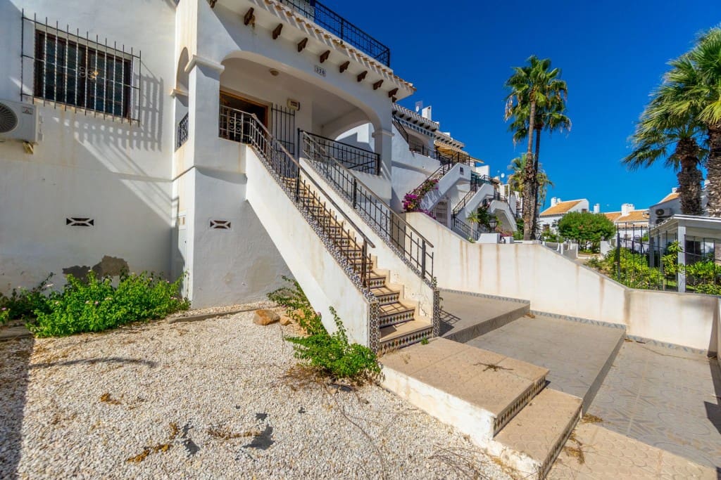 3 Zimmer Haus zu verkaufen in Villamartin mit Pool - 269.900 € (Ref: 9535551)