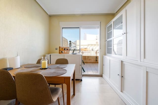 2 makuuhuone Kattohuoneisto myytävänä paikassa Torrevieja mukana 
autotalli - 189 000 € (Ref: 9535552)