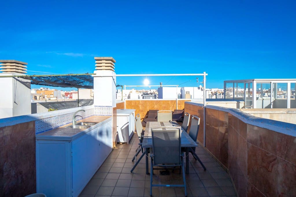 2 makuuhuone Kattohuoneisto myytävänä paikassa Torrevieja mukana 
autotalli - 189 000 € (Ref: 9535552)