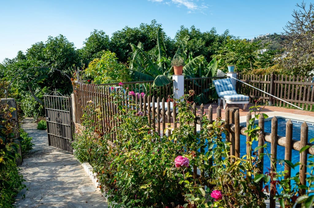 3 soveværelse Villa til salg i Nerja med swimmingpool - € 465.000 (Ref: 9535559)