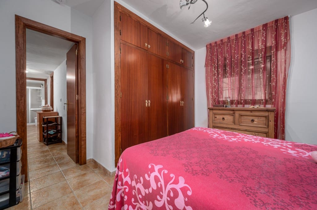 3 soveværelse Villa til salg i Nerja med swimmingpool - € 465.000 (Ref: 9535559)