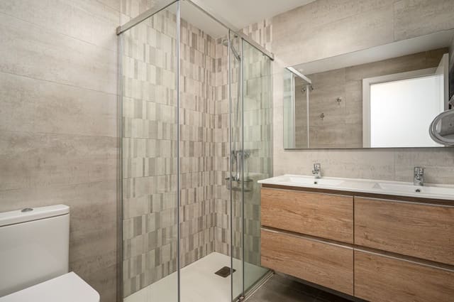 2 slaapkamer Appartement te koop in Torrox-Costa, Torrox met zwembad garage - € 340.000 (Ref: 9535561)