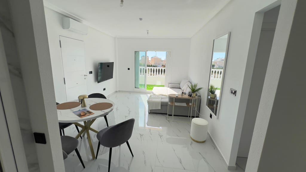 1 camera da letto Attico in vendita in Playa Flamenca con piscina - 162.000 € (Rif: 9535562)