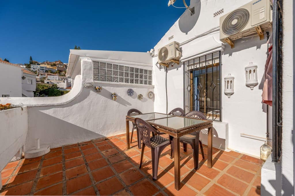 Casa de 2 habitaciones en Nerja en venta con piscina - 290.000 € (Ref: 9540831)