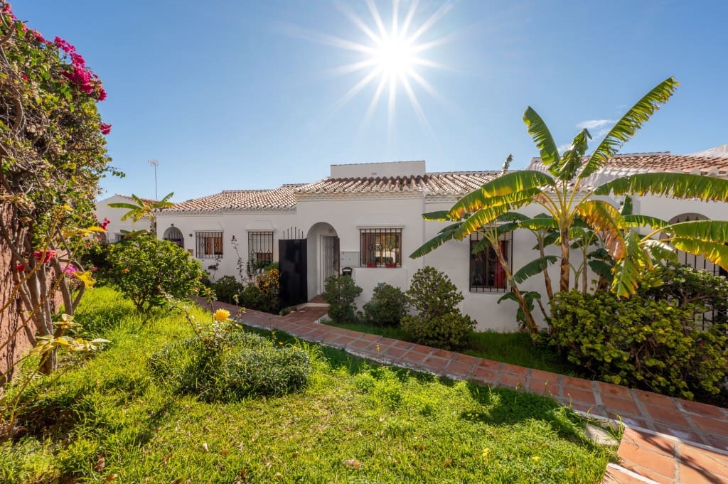 Casa de 2 habitaciones en Nerja en venta con piscina - 290.000 € (Ref: 9540831)