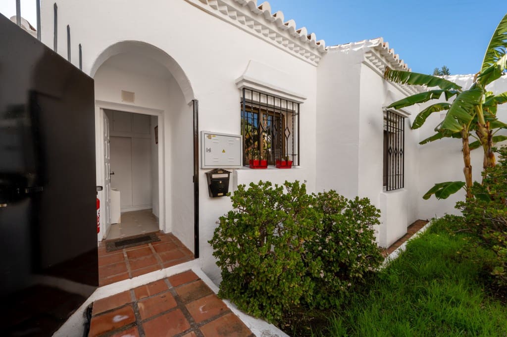 Casa de 2 habitaciones en Nerja en venta con piscina - 290.000 € (Ref: 9540831)