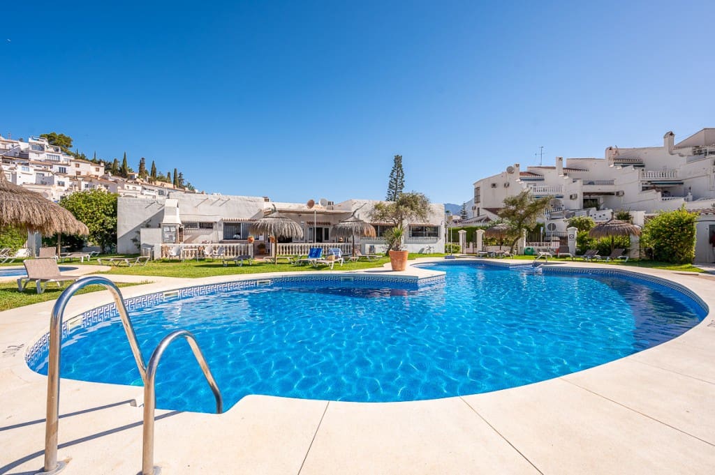 Casa de 2 habitaciones en Nerja en venta con piscina - 290.000 € (Ref: 9540831)