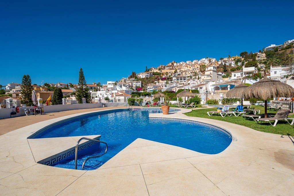 Casa de 2 habitaciones en Nerja en venta con piscina - 290.000 € (Ref: 9540831)