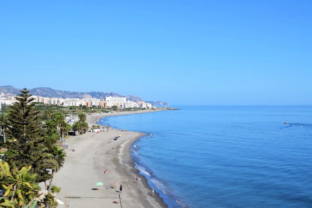 Casa de 2 habitaciones en Nerja en venta con piscina - 290.000 € (Ref: 9540831)