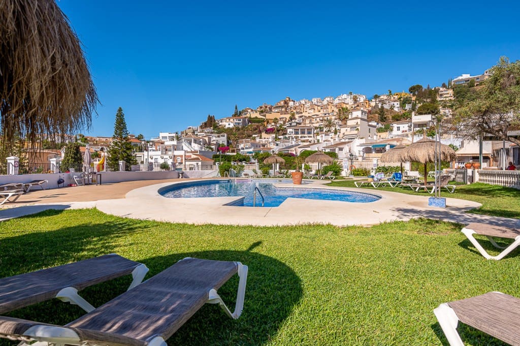 Casa de 2 habitaciones en Nerja en venta con piscina - 290.000 € (Ref: 9540831)