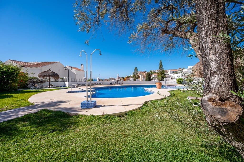 Casa de 2 habitaciones en Nerja en venta con piscina - 290.000 € (Ref: 9540831)