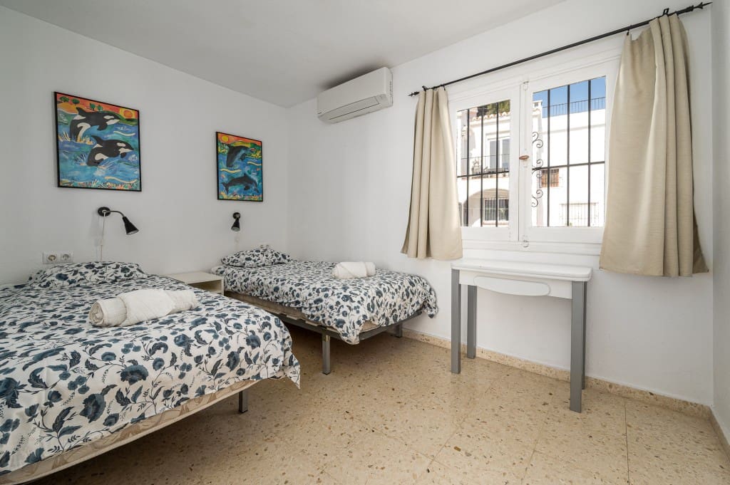 3 soverom Kjedet enebolig til salgs i Nerja med svømmebasseng - € 399 000 (Ref: 9540833)