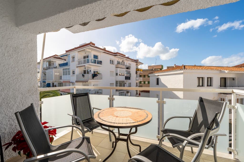 2 slaapkamer Appartement te koop in Nerja met garage - € 299.000 (Ref: 9540834)