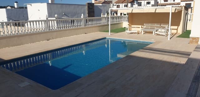 3 makuuhuone Huvila myytävänä paikassa Villamartin, Orihuela mukana uima-altaan 
autotalli - 500 000 € (Ref: 9540835)