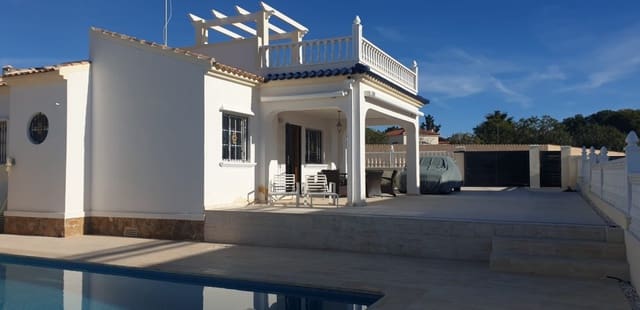 3 makuuhuone Huvila myytävänä paikassa Villamartin, Orihuela mukana uima-altaan 
autotalli - 500 000 € (Ref: 9540835)