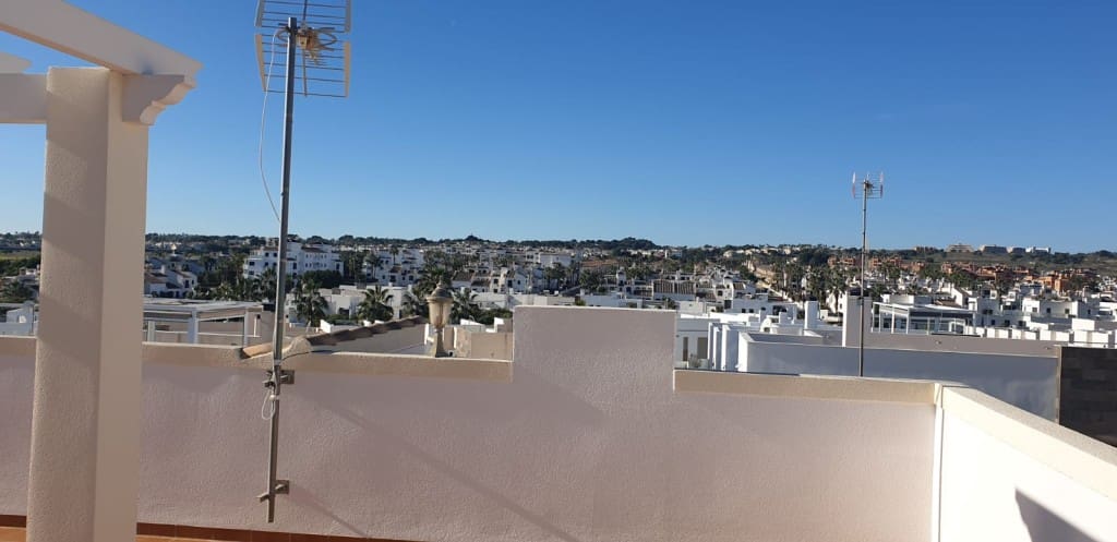 3 makuuhuone Huvila myytävänä paikassa Villamartin mukana uima-altaan 
autotalli - 500 000 € (Ref: 9540835)