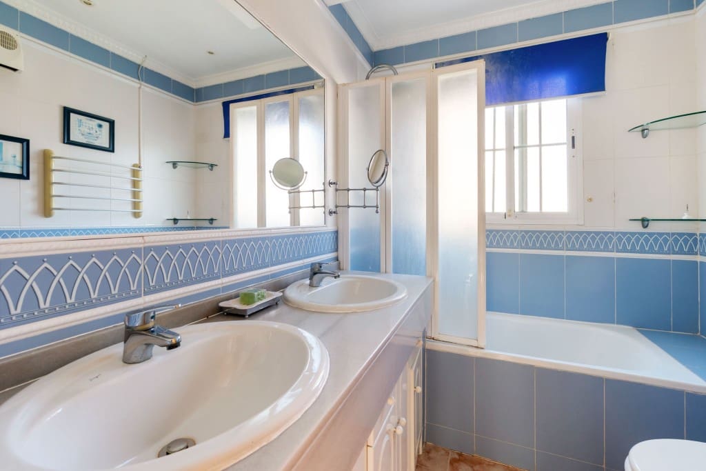 3 Zimmer Villa zu verkaufen in Villamartin mit Pool - 289.000 € (Ref: 9543104)