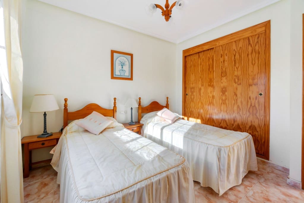 3 Zimmer Villa zu verkaufen in Villamartin mit Pool - 289.000 € (Ref: 9543104)