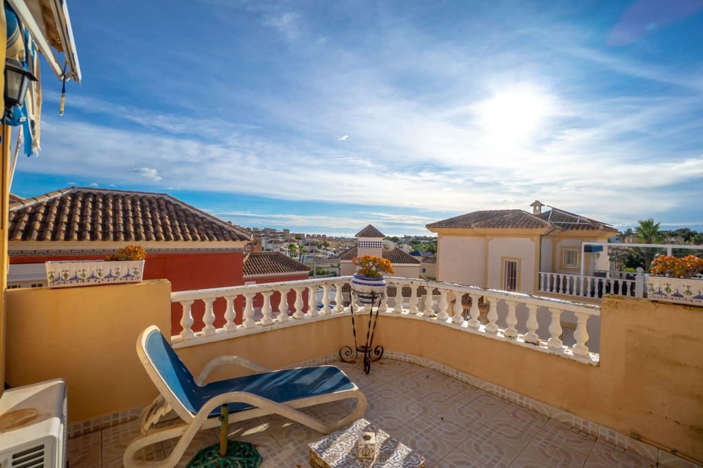 3 Zimmer Villa zu verkaufen in Villamartin mit Pool - 289.000 € (Ref: 9543104)