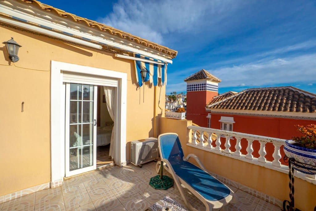 3 Zimmer Villa zu verkaufen in Villamartin mit Pool - 289.000 € (Ref: 9543104)