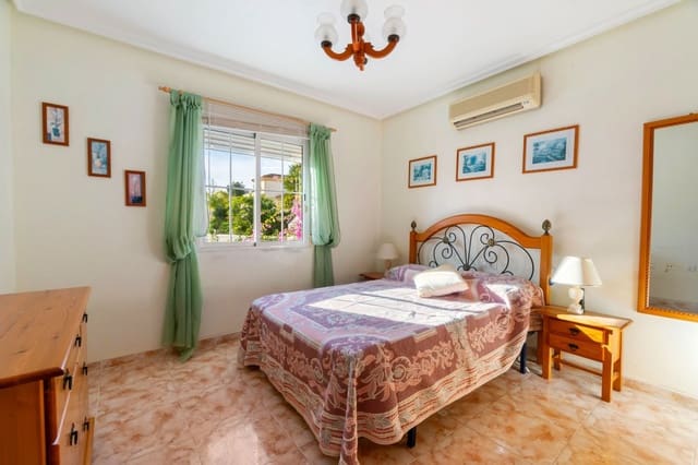 3 makuuhuone Huvila myytävänä paikassa Villamartin, Orihuela mukana uima-altaan - 289 000 € (Ref: 9543104)