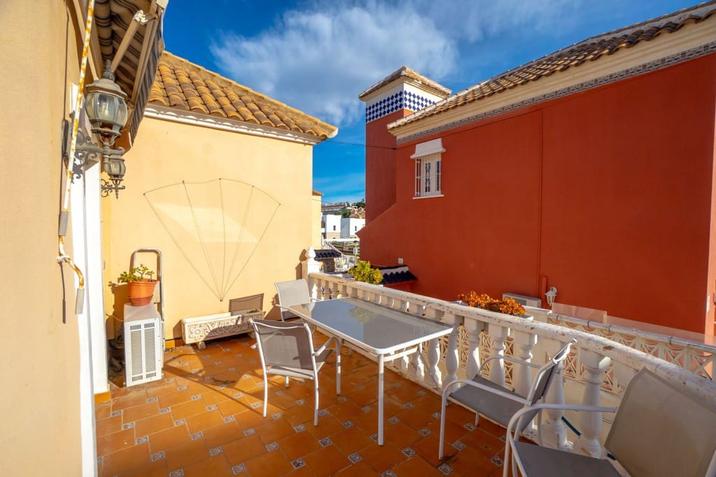 3 Zimmer Villa zu verkaufen in Villamartin mit Pool - 289.000 € (Ref: 9543104)