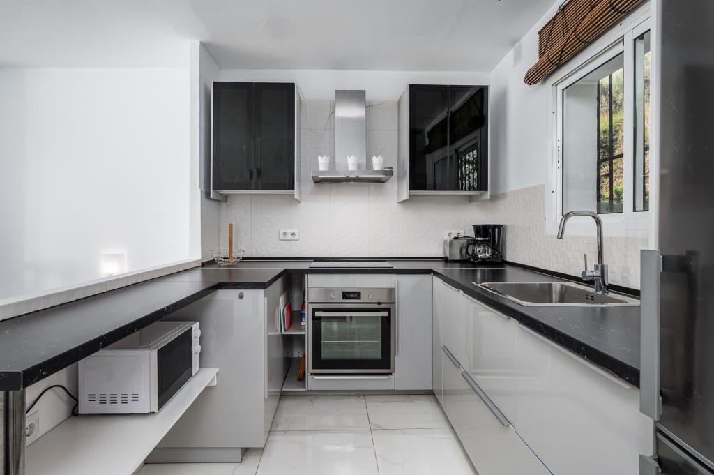 4 Zimmer Haus zu verkaufen in Nerja mit Pool - 410.000 € (Ref: 9547723)