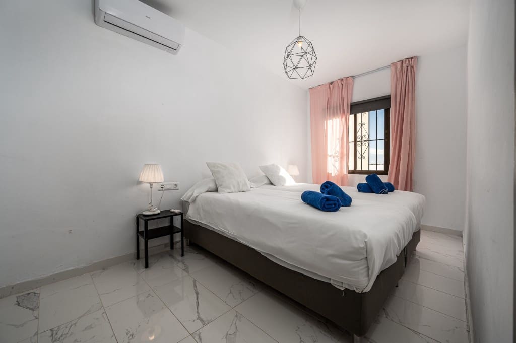 4 Zimmer Haus zu verkaufen in Nerja mit Pool - 410.000 € (Ref: 9547723)