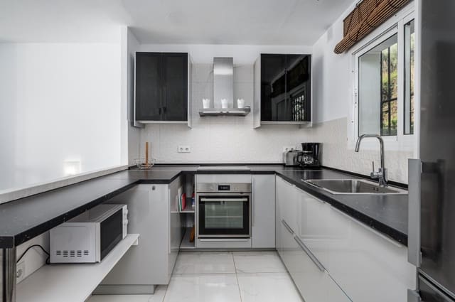 4 Zimmer Haus zu verkaufen in Nerja mit Pool - 410.000 € (Ref: 9547723)