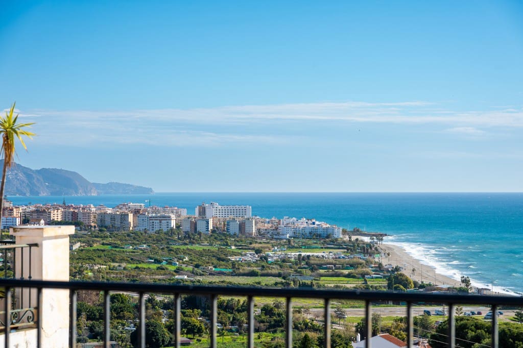 4 Zimmer Haus zu verkaufen in Nerja mit Pool - 410.000 € (Ref: 9547723)