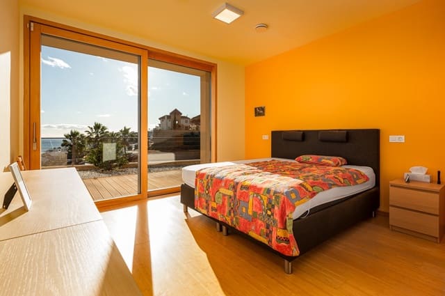 Chalet de 3 habitaciones en El Peñoncillo, Torrox en venta con piscina garaje - 995.000 € (Ref: 9547724)